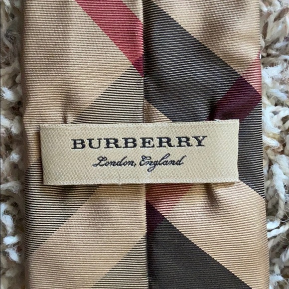 Burberry Tie - Picture 2 of 4